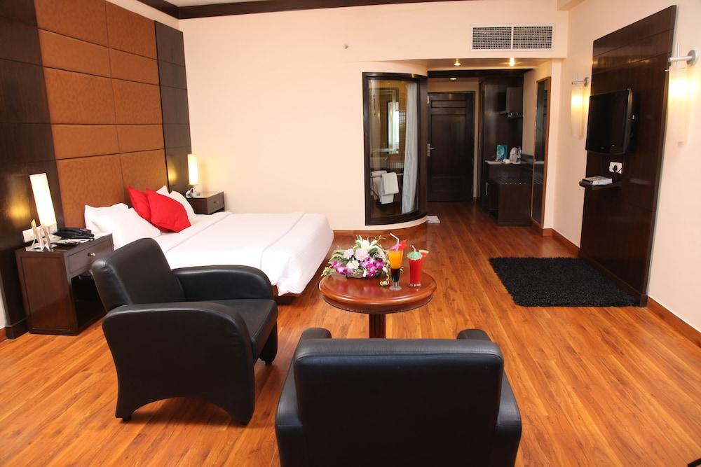 Hotel Pal Heights Bhubaneswar Bagian luar foto