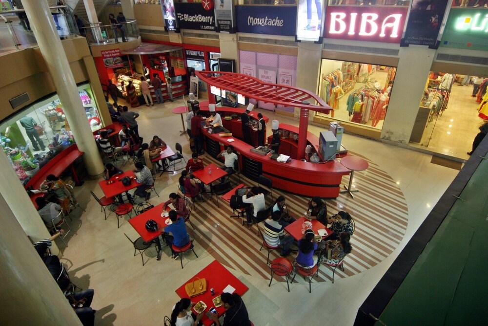 Hotel Pal Heights Bhubaneswar Bagian luar foto