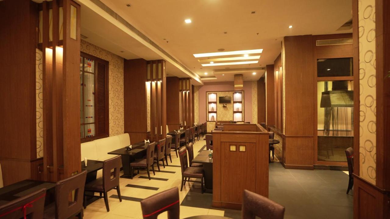 Hotel Pal Heights Bhubaneswar Bagian luar foto