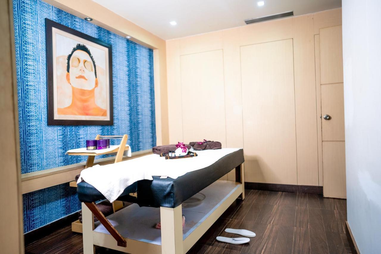 Hotel Pal Heights Bhubaneswar Bagian luar foto