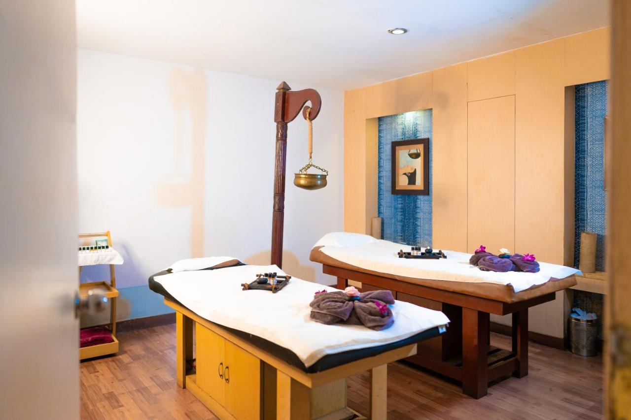 Hotel Pal Heights Bhubaneswar Bagian luar foto