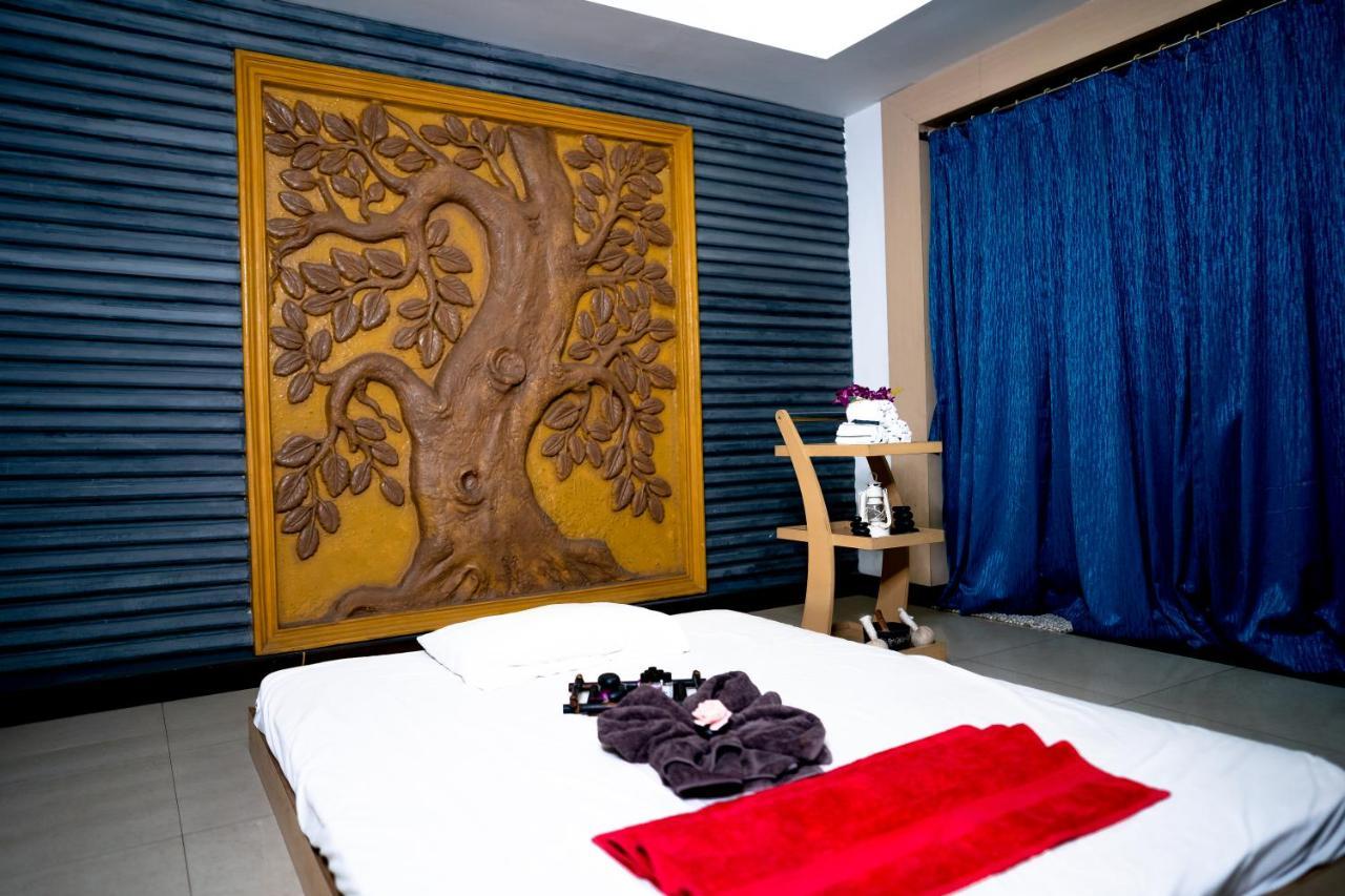 Hotel Pal Heights Bhubaneswar Bagian luar foto