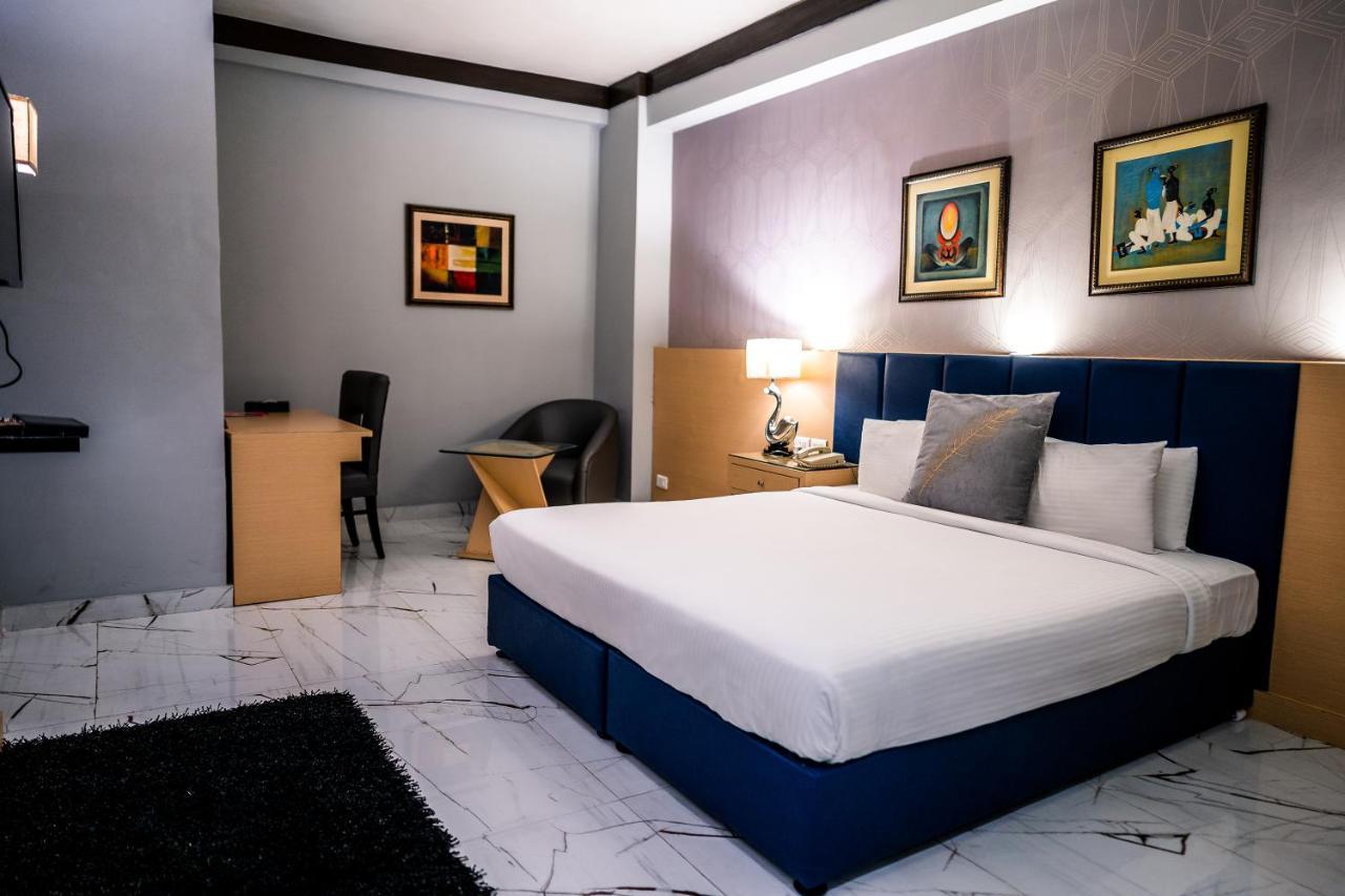 Hotel Pal Heights Bhubaneswar Bagian luar foto
