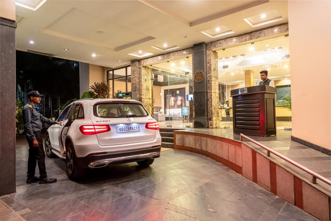 Hotel Pal Heights Bhubaneswar Bagian luar foto