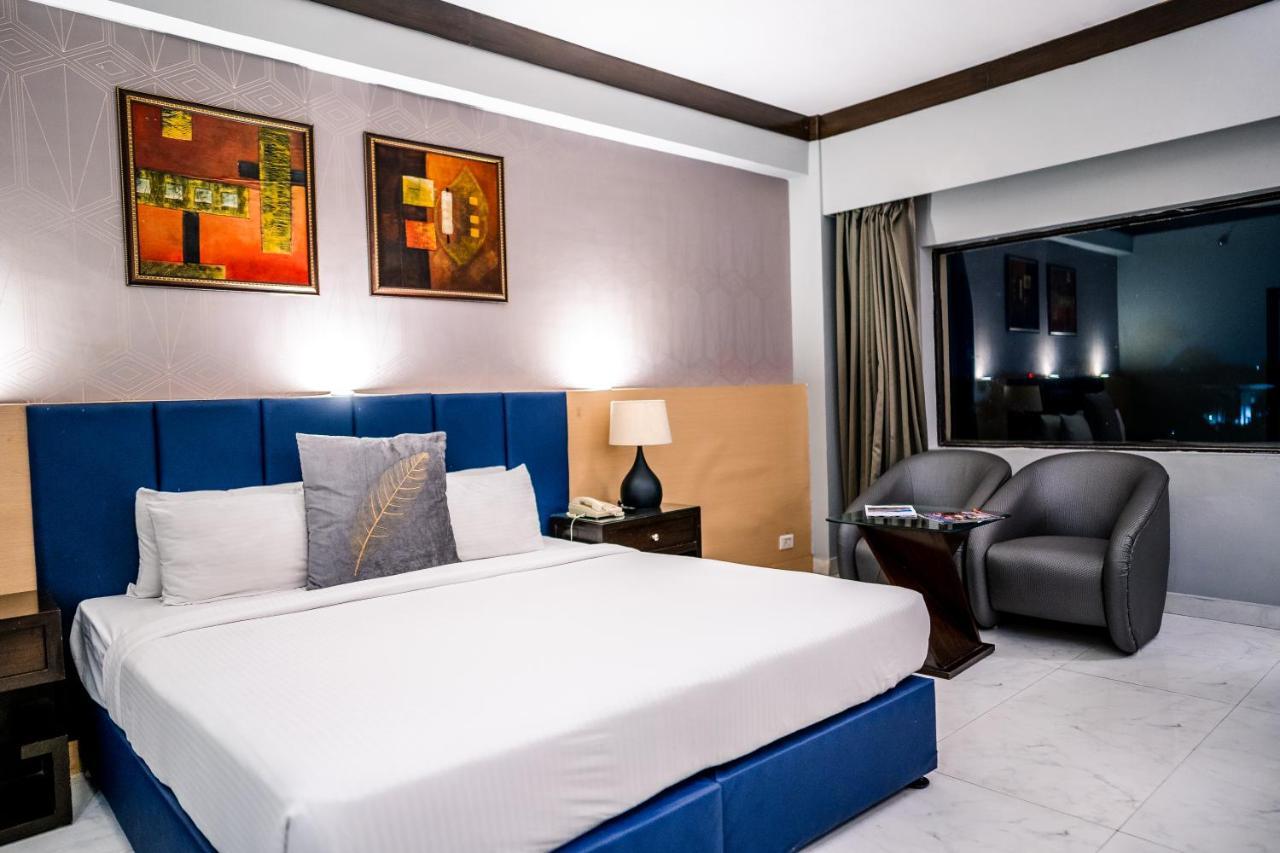 Hotel Pal Heights Bhubaneswar Bagian luar foto