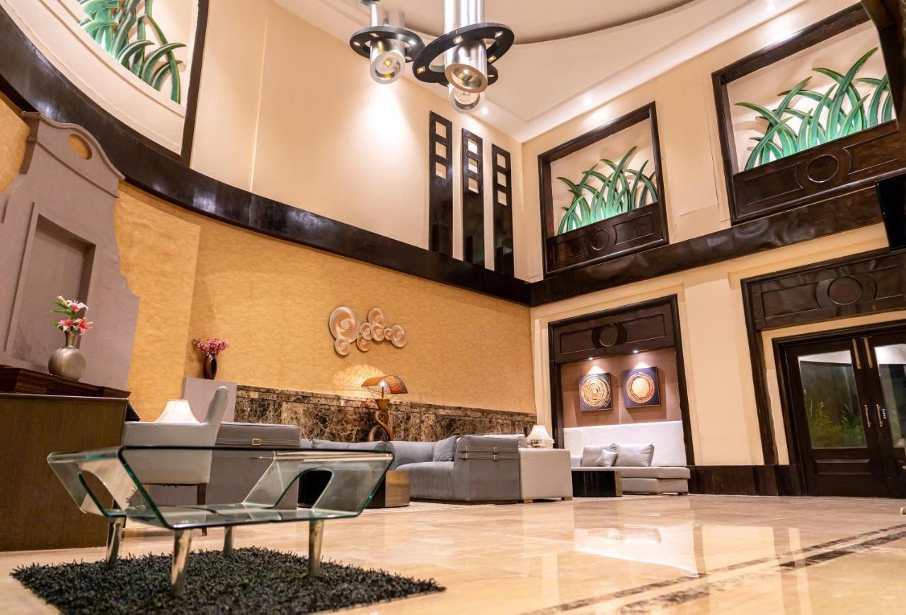 Hotel Pal Heights Bhubaneswar Bagian luar foto