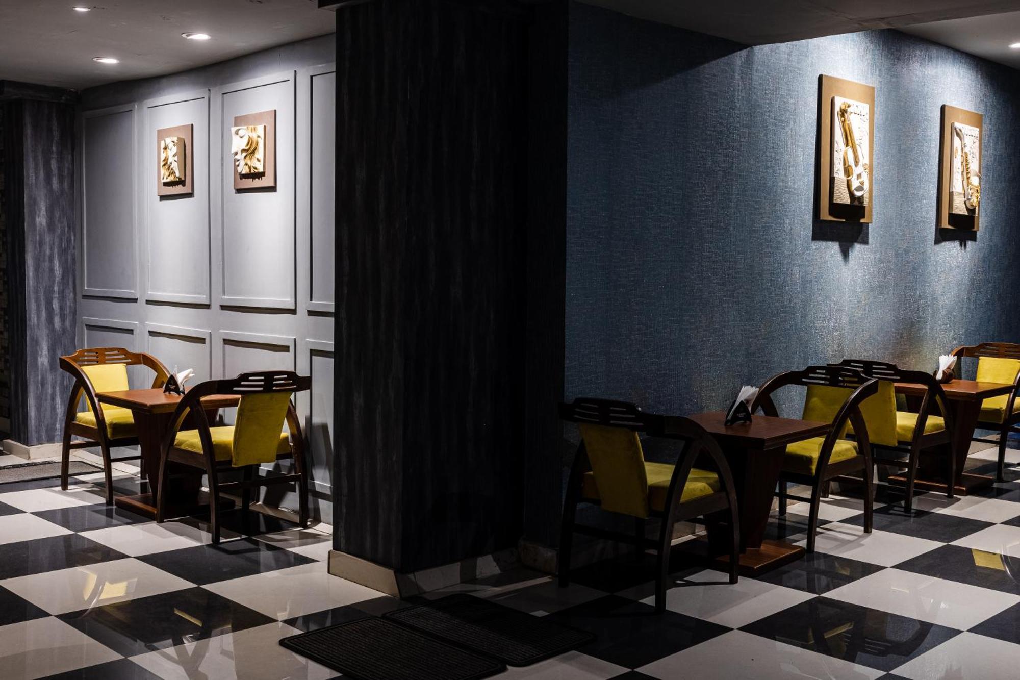 Hotel Pal Heights Bhubaneswar Bagian luar foto