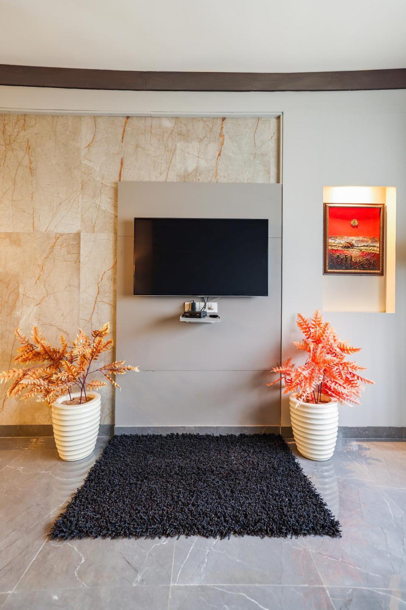 Hotel Pal Heights Bhubaneswar Bagian luar foto