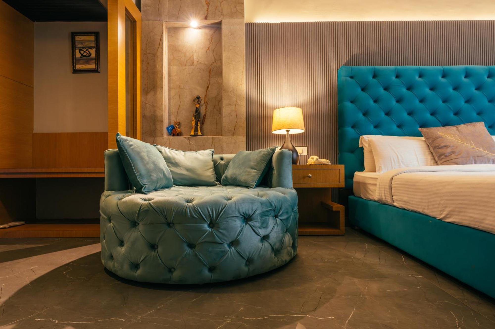 Hotel Pal Heights Bhubaneswar Bagian luar foto