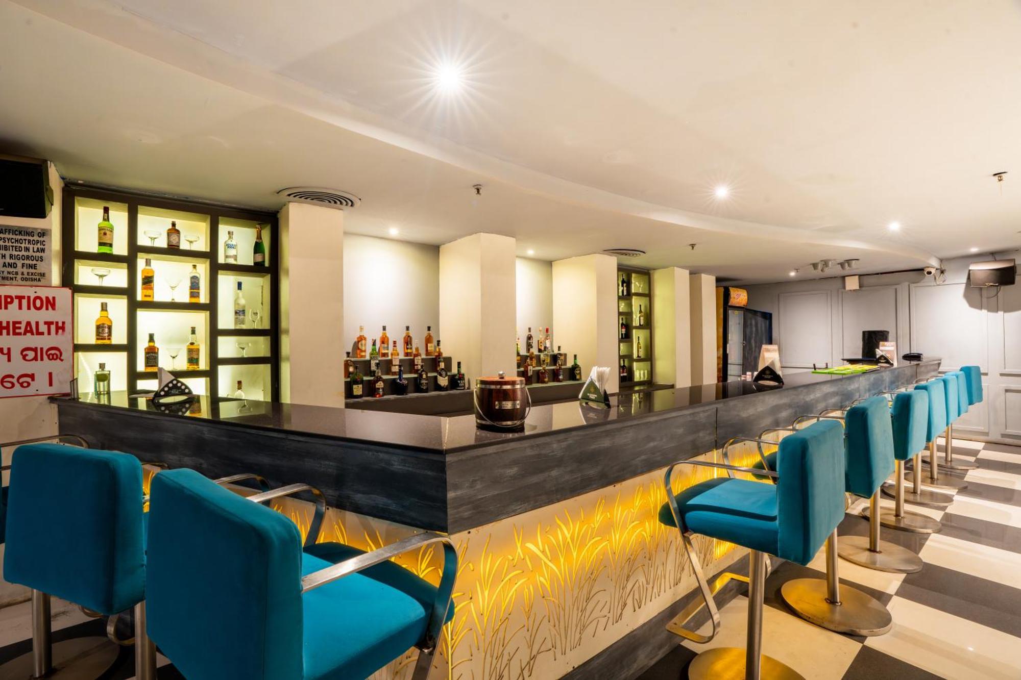 Hotel Pal Heights Bhubaneswar Bagian luar foto