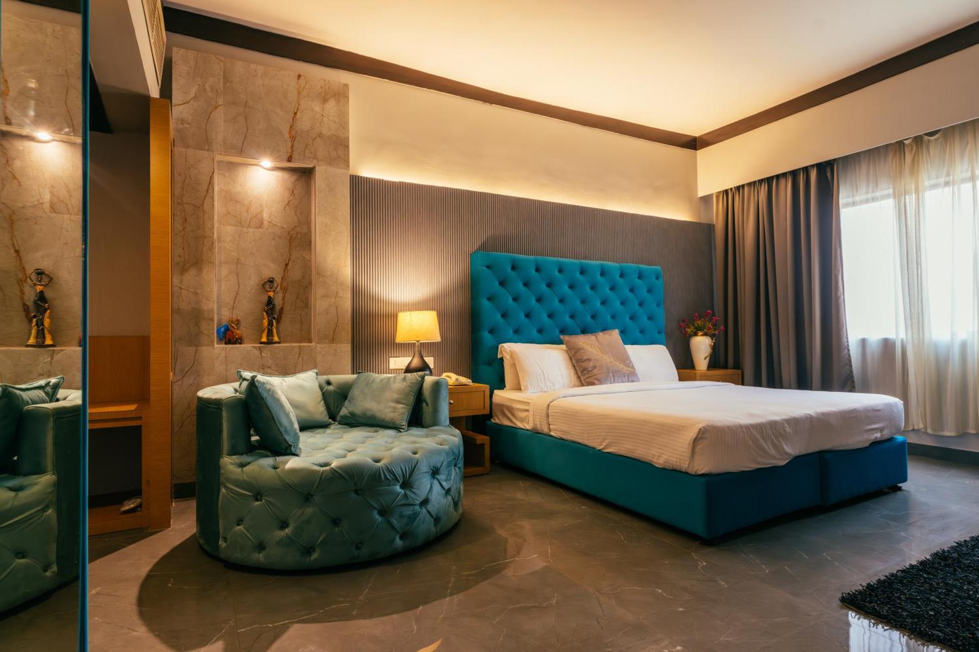 Hotel Pal Heights Bhubaneswar Bagian luar foto