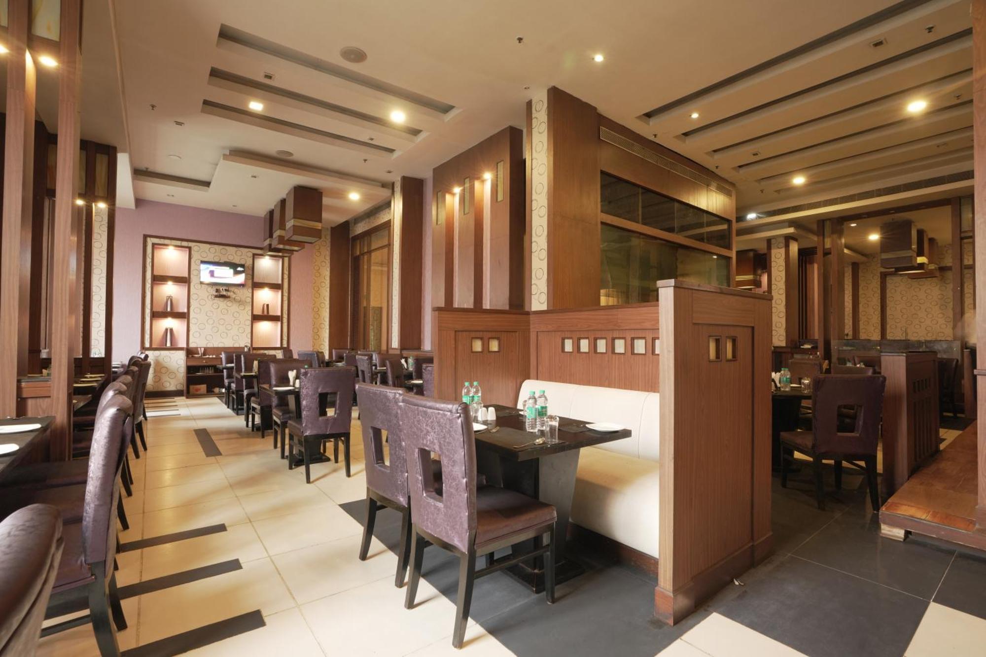 Hotel Pal Heights Bhubaneswar Bagian luar foto