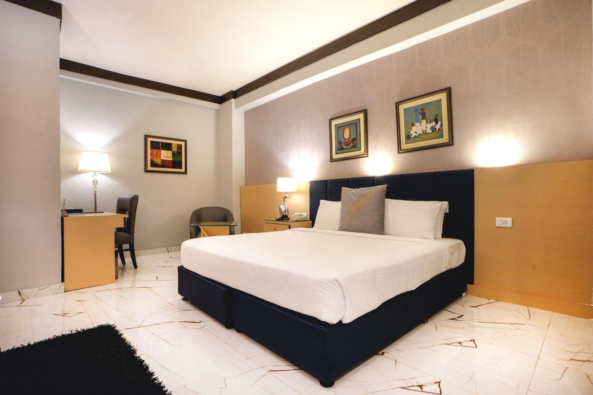 Hotel Pal Heights Bhubaneswar Bagian luar foto