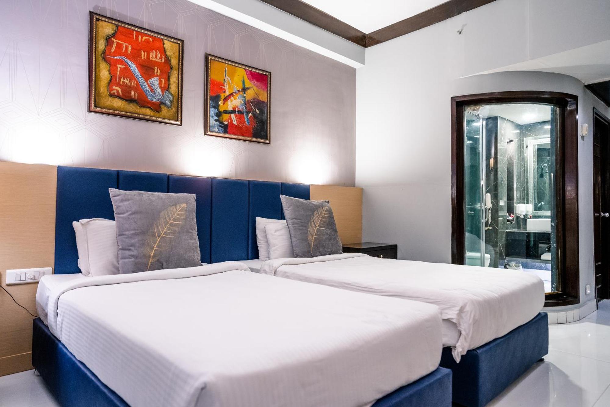 Hotel Pal Heights Bhubaneswar Bagian luar foto