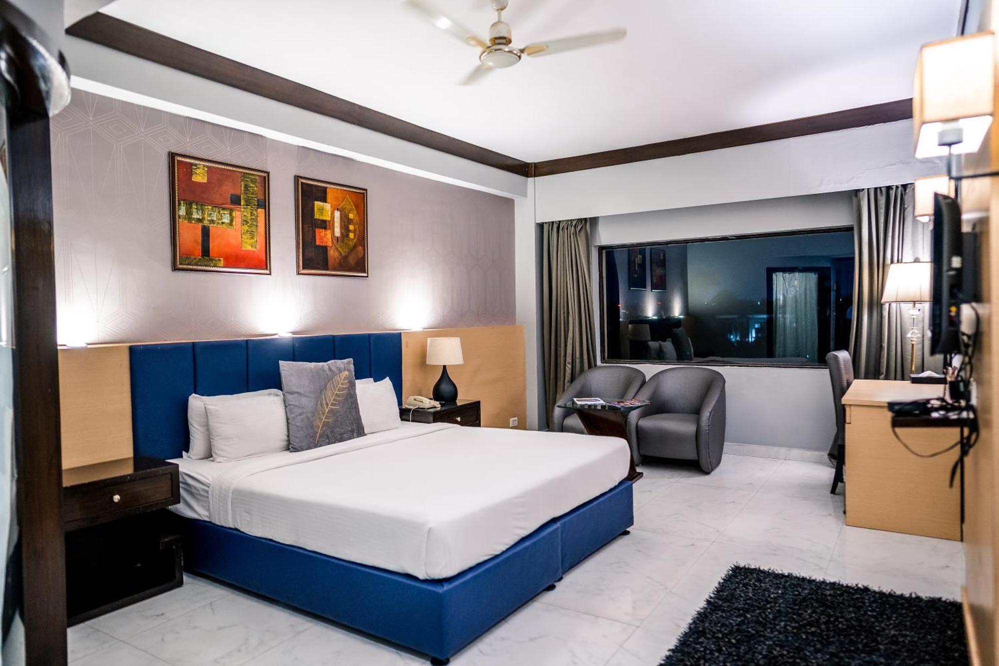 Hotel Pal Heights Bhubaneswar Bagian luar foto