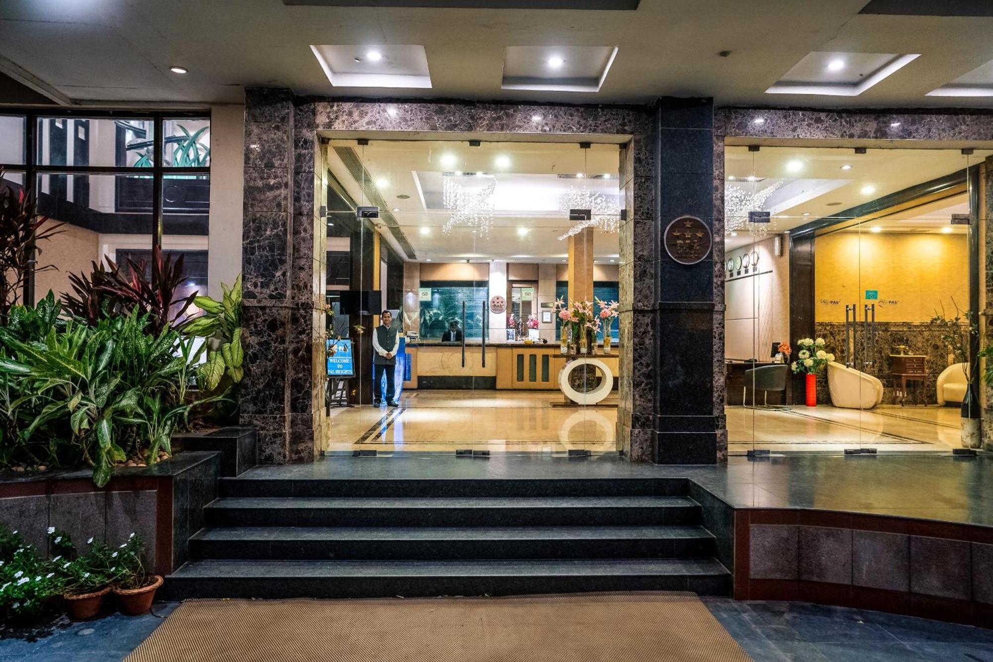 Hotel Pal Heights Bhubaneswar Bagian luar foto