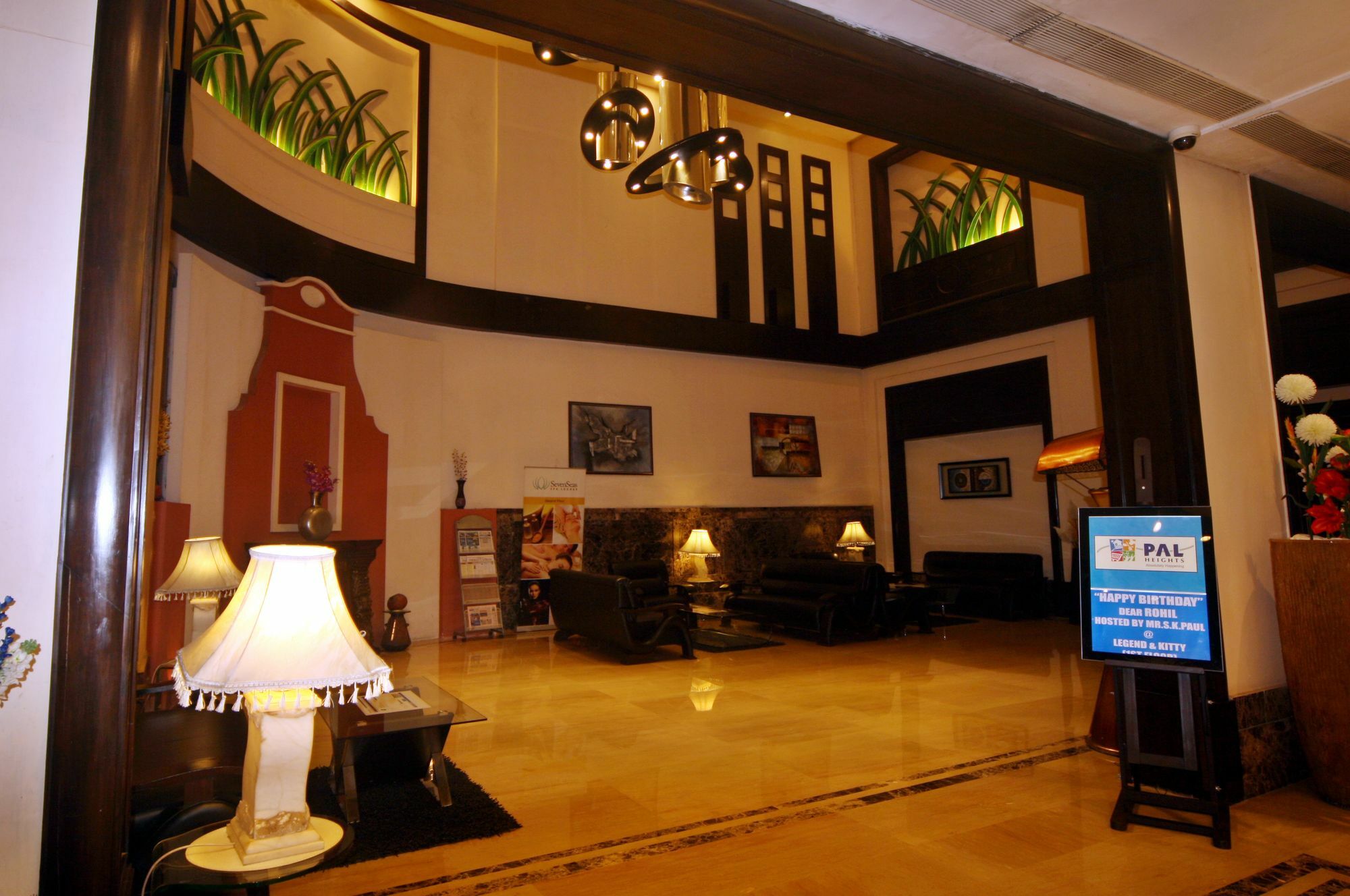 Hotel Pal Heights Bhubaneswar Bagian luar foto